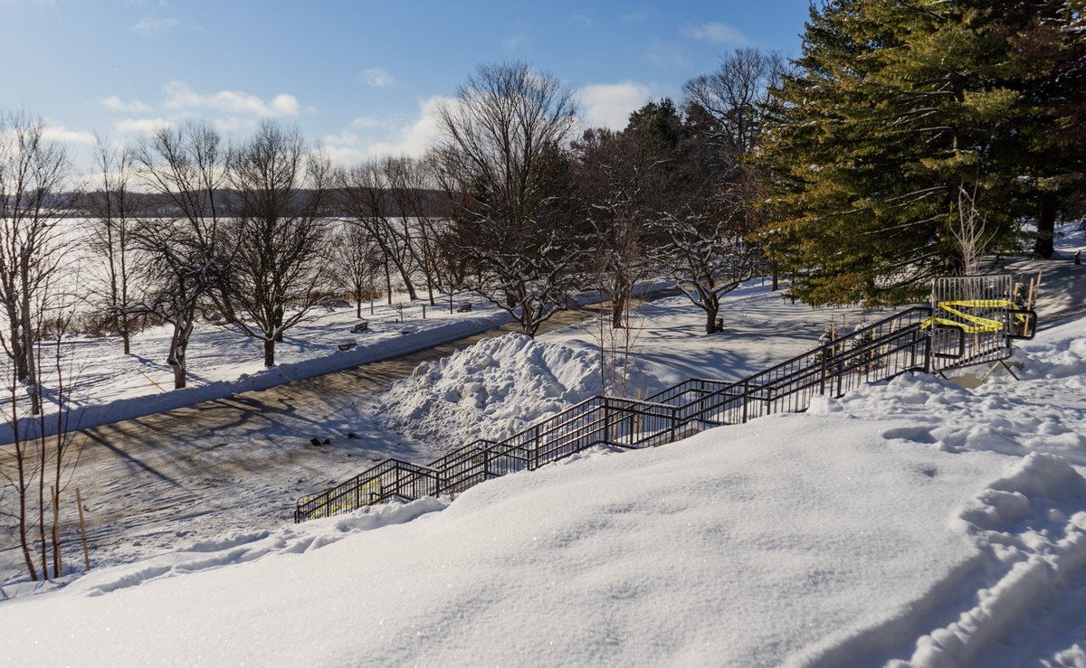 The sun is shining and the snow is sparkling in Midland today! ❄️🙌☀️

Reminder that the parks, trails, and other outdoor amenities are closed in the winter. ⚠️‼️

Notice anything out of place, let us know by visiting midland.ca/service.