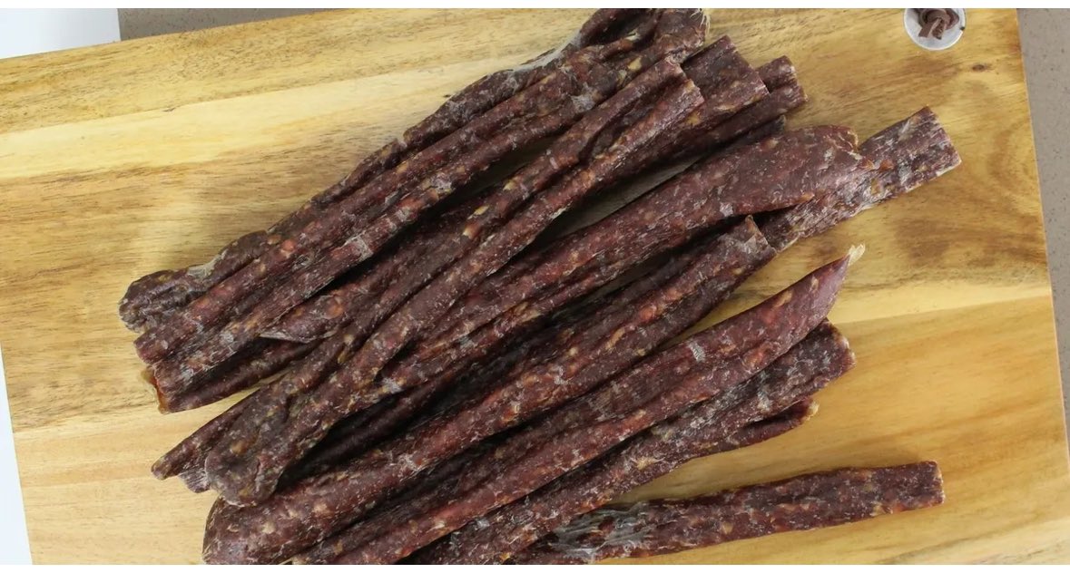 New year health kick plenty of beef stix  back In stock 21g protein per stix click the link 👍🏻💪🏻🐃 🥩 
cwmfarm.co.uk/shop/ols/produ…