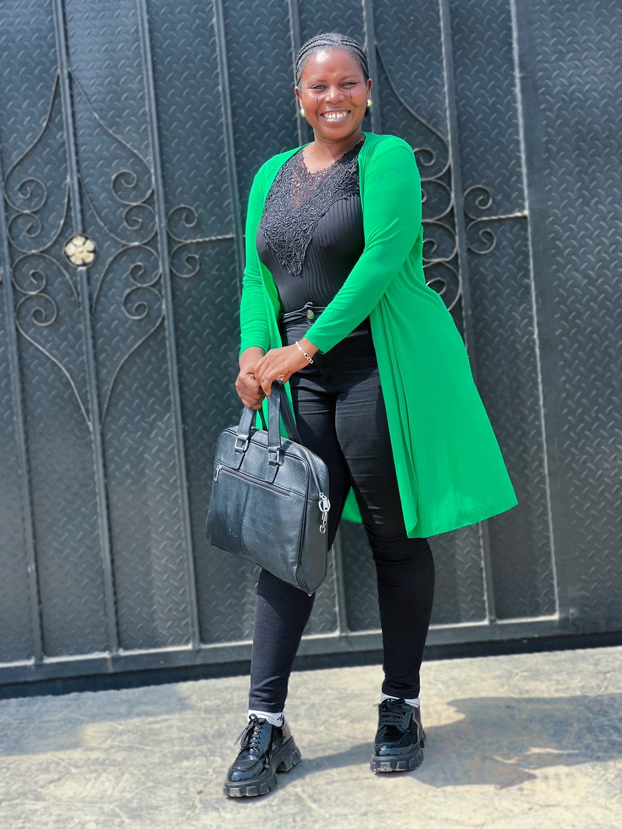 Oríkádún!!! 
Àtẹ̀pẹ́ ni àtẹ́lẹsẹ̀ mi yóò tẹ̀nà.
Mo máa ṣe àṣeyọrí sí rere.
Iwájú mi máa dára síi.
Àṣẹ 🙏