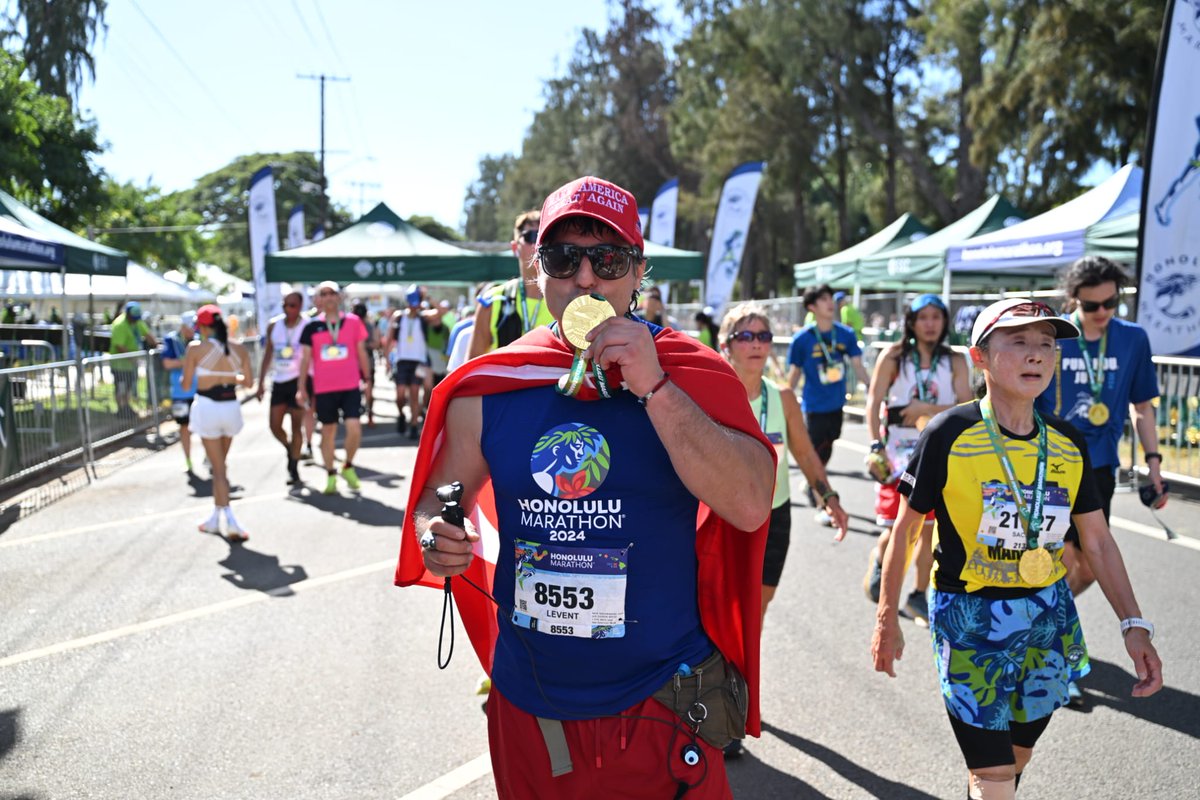 Ve Hawaii  2024 son fotolarım geldi --- and Hawaii my last photos of 2024 have arrived 🥳⚡🏃🔥🎶🌟🏅🇹🇷❤️🇺🇲🧿🤲💪🫵