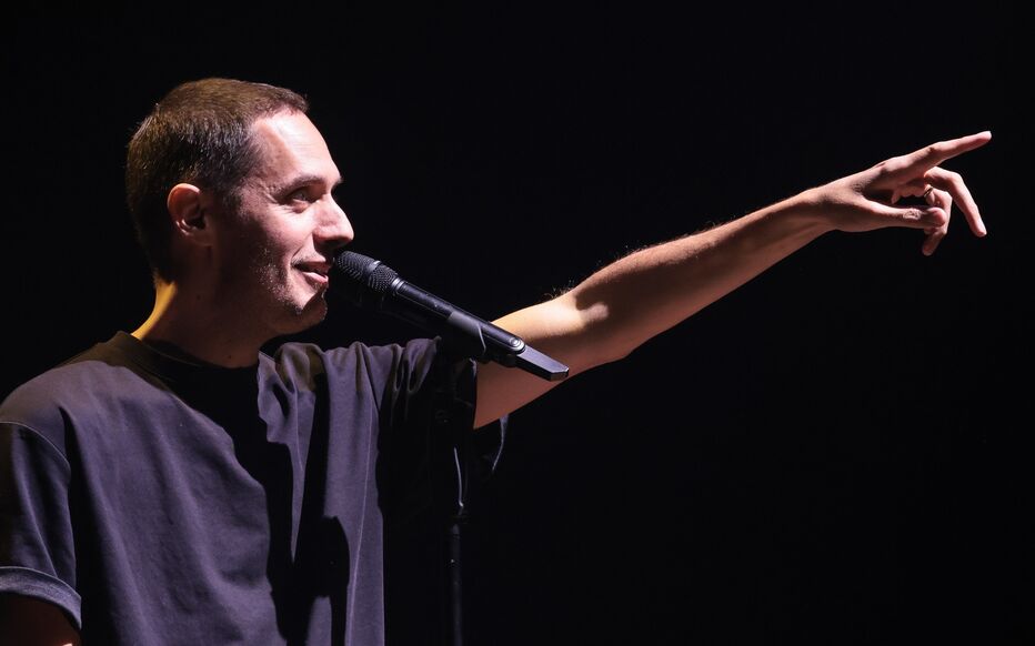 Viteghe's tweet photo. #INSTINCT_DE_SURVIE ( Lettre à Grand Corps Malade)

Bonjour, Fabien Marsaud. Je m'appelle Mapson,
Un poète inconnu qui te connait quand-même.
Je suis de Butembo, c'est loin de Kingston;
C'est à l'Est du Congo... @afpfr
@grandcorpsmalad
L'intégralité ici https://t.co/vcaWGcptpZ https://t.co/DKIXlnghNP