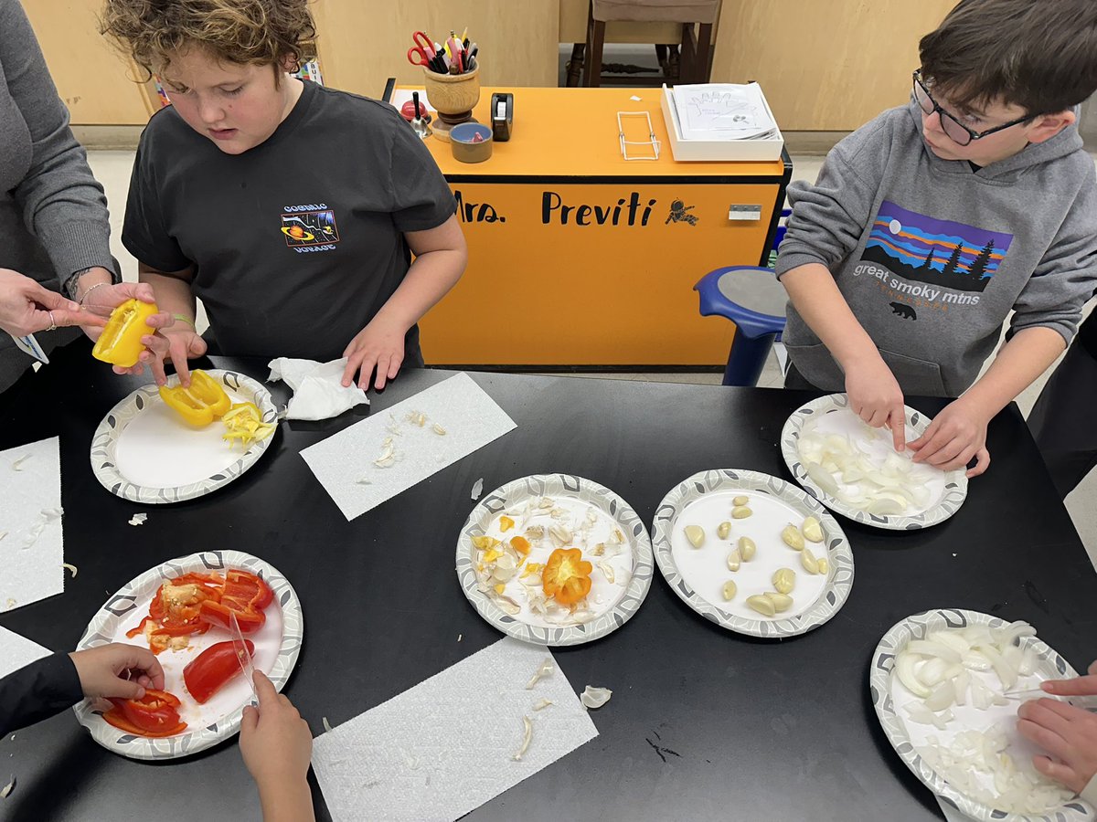 Kelly Newcomb tweet media