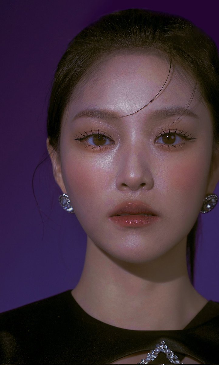 zindories's tweet photo. hyunjin’s face card omg… https://t.co/qS5uWCAyGu