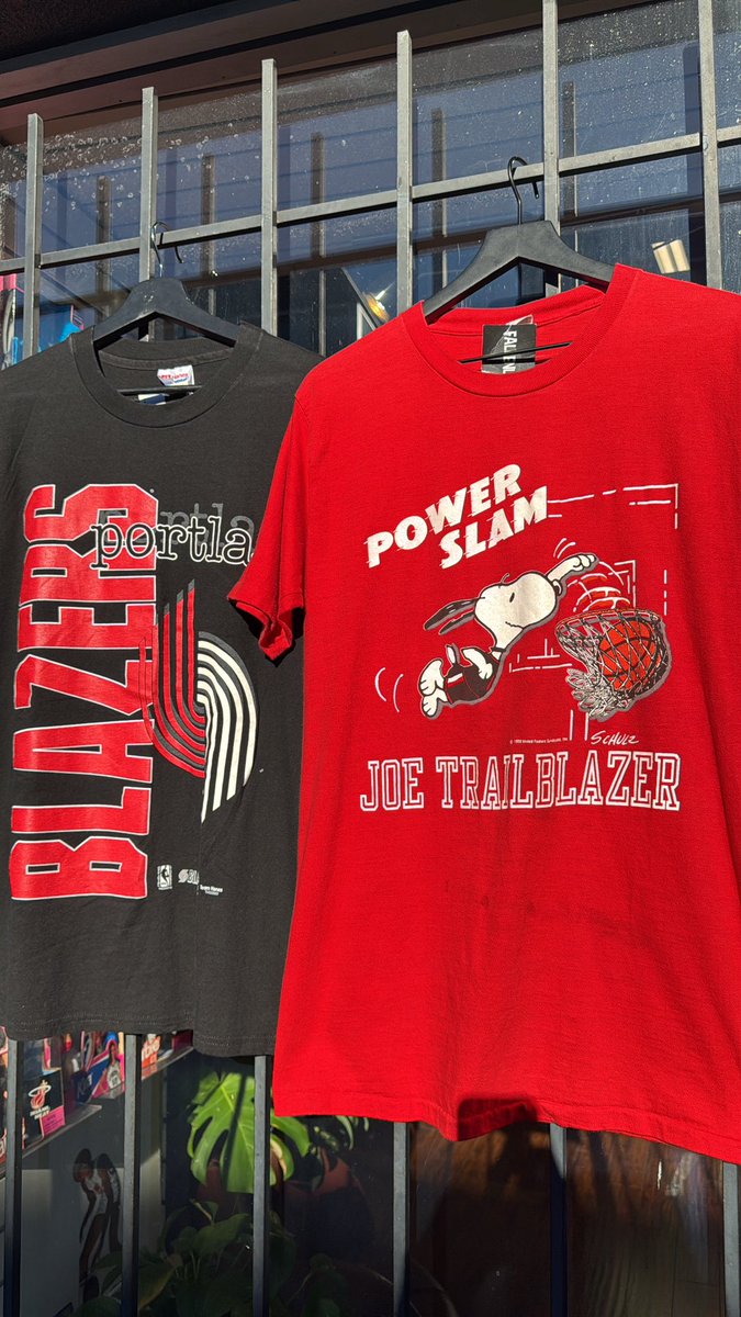 BallWasLifeVol2's tweet photo. I see a Snoopy Tee!!! 👀 Sz L $60 #ripcity 
@rickybellspdx @ikesourus https://t.co/GoXBIFSCnE