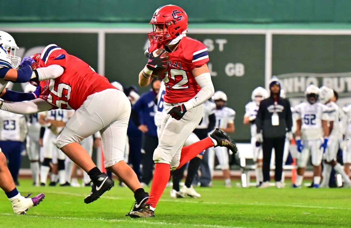 IF YOU HAVEN’T ALREADY, CHECK OUT MY JUNIOR SEASON HIGHLIGHTS!!
⬇️⬇️⬇️⬇️
youtu.be/rIWysNZOJxQ?si
🚨6’0 200 RB/OLB
🚨ALL-CONFERENCE TEAM + BOSTON GLOBE PLAYER OF THE WEEK
🚨 4.33 GPA + NATIONAL HONOR SOCIETY 
🚨115+ CAREER WRESTLING WINS
🏫CURRENT INTERESTS FROM MANY IVY + FCS,
