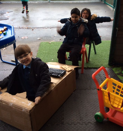 The children kicked off their learning about Earth and Space this week by exploring an augmented reality 3D model of our planet.  They also used their imagination to build a 'rocket' out of a cardboard box.