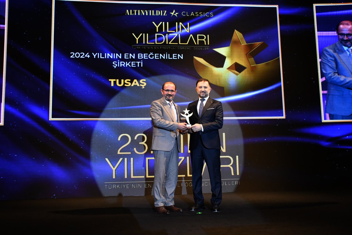 dr_mdemiroglu's tweet photo. Yıldız Teknik Üniversitesi öğrencilerinin oylarıyla belirlenen ve Türkiye’nin en prestijli öğrenci ödüllerinden biri olan Yılın Yıldızları Ödül Töreni’nde TUSAŞ olarak ‘’Yılın Şirketi’’ seçildik.

Yerli ve millî üretimlerimizle gençlere ilham olmaktan ve onların güvenini kazanmaktan çok gurur duyuyorum.

TUSAŞ ailesi adına geleceğin mühendislerine bu kıymetli ödül için teşekkür ederim.

@YildizEdu