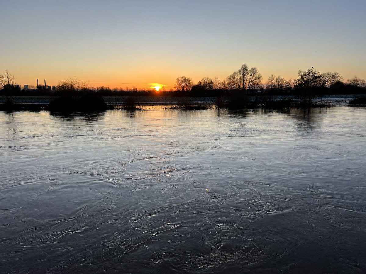 Beautiful crisp, dry, sunny, cold day, my favourite kind-finished off with a peaceful walk along the river #getoutside #muddyboots #winter