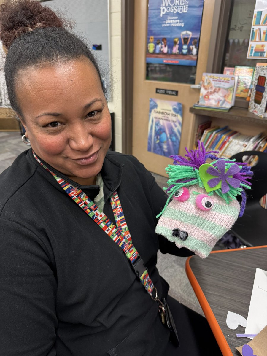 CobbVisualArts's tweet image. Engaged &amp;amp; excited teachers ready to take PL back to students. Integrating art &amp;amp; drama to make literacy and reading come to life! #arts4allcobb #artsintegration #DoingDrivesLearning