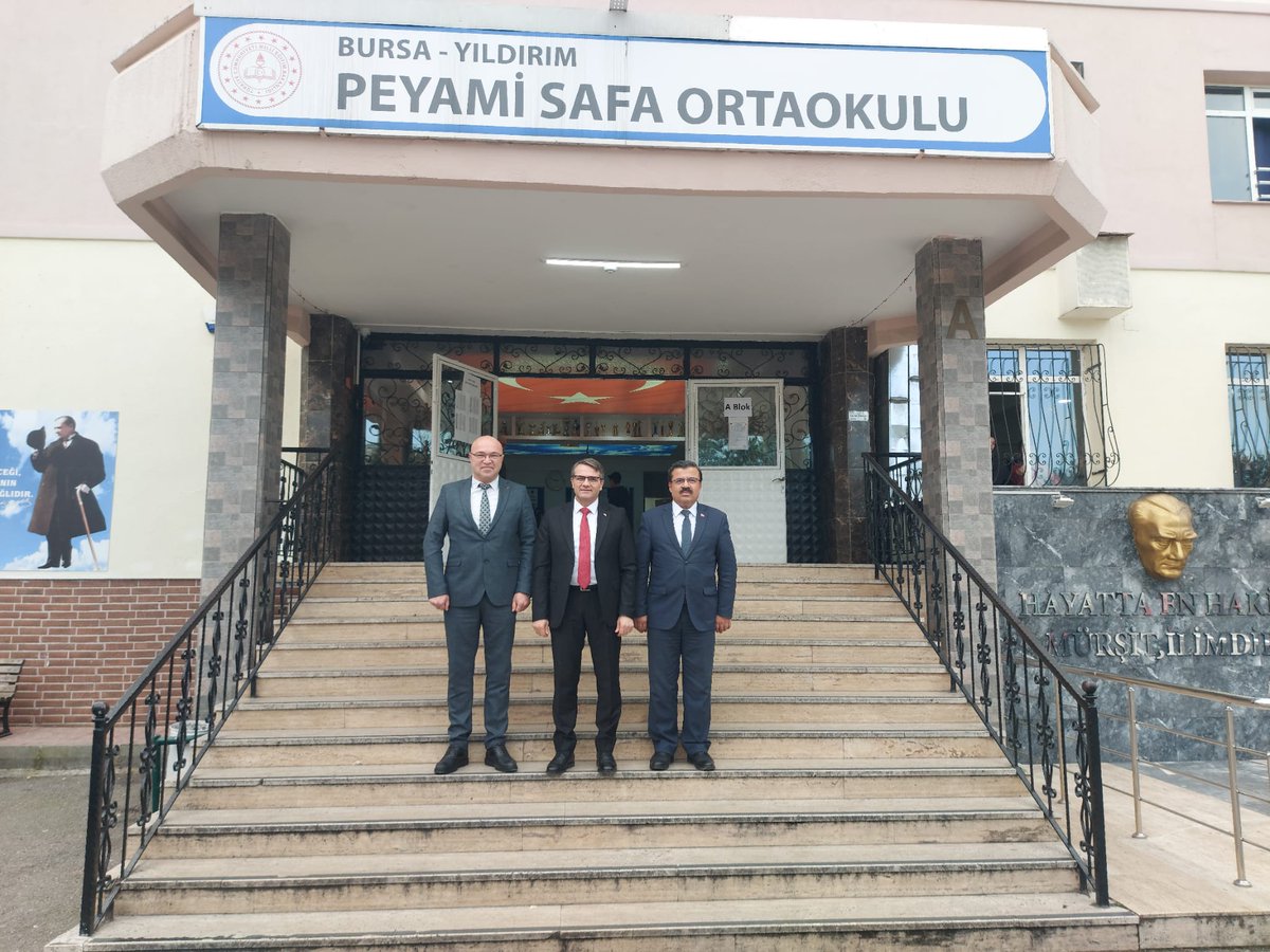 PeyamiSOO's tweet photo. Yıldırım İlçe Kaymakamımız Sayın Metin ESEN ve İlçe Milli Eğitim Müdürümüz Sayın Mustafa SEVİNÇ okulumuzu ziyaret ederek inceleme ve denetimlerde bulunmuştur. Kendilerine teşekkür ederiz. 💐 @BayrakciKaan
@yildirimilcemem 
@bursailmem16 https://t.co/wwGEfafEuN