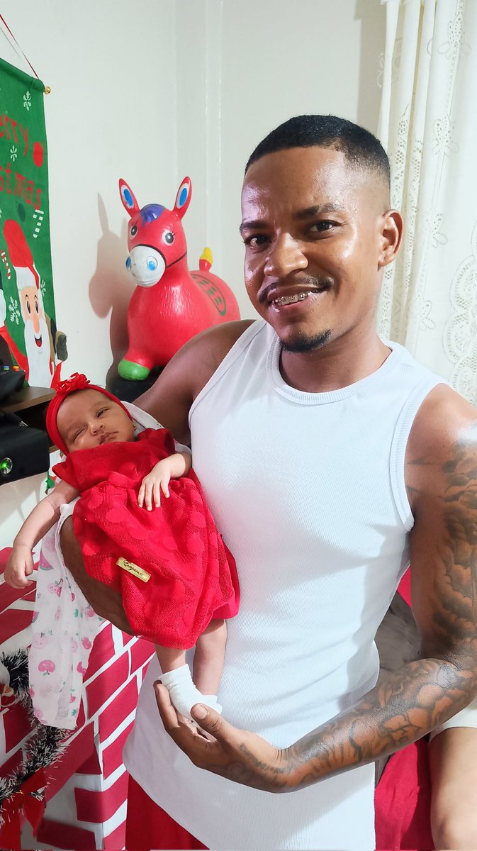 Buzinna's tweet photo. TBT,  primeiro natal da minha princesa . 💜💎🥰 https://t.co/j6peGi10BU