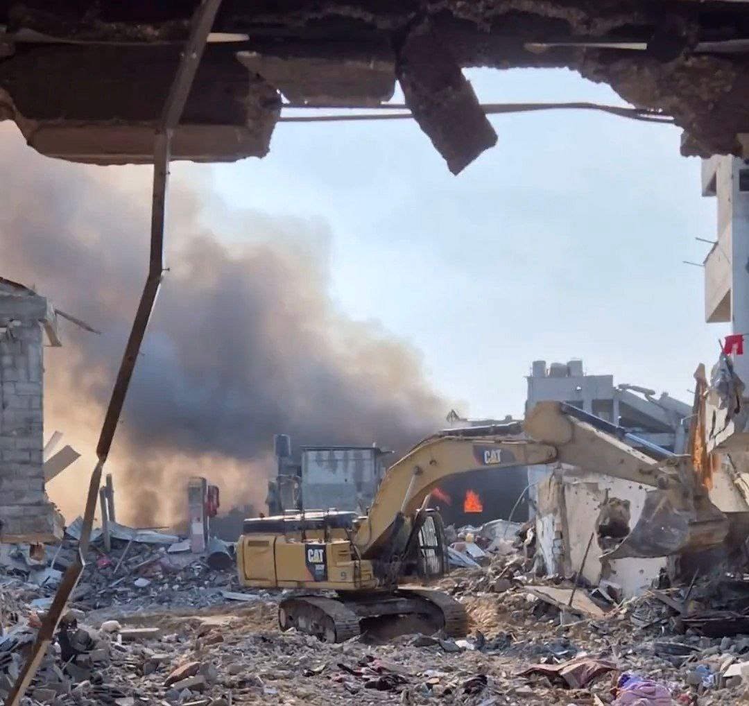 Israeli forces reportedly set fire to dozens of Palestinian homes in northern Gaza.

#GazaGenocide #IsraelTerroristState #FreePalestine #النصر_الاخدود #amici24 #アニメムジカ