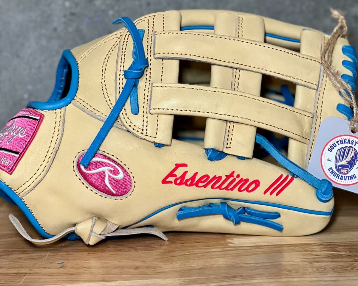essentino3's tweet image. A new glove for a new season. Looking forward to breaking it in for @EHSBaseball1839 and #CoachGravesGuys this year. @a
