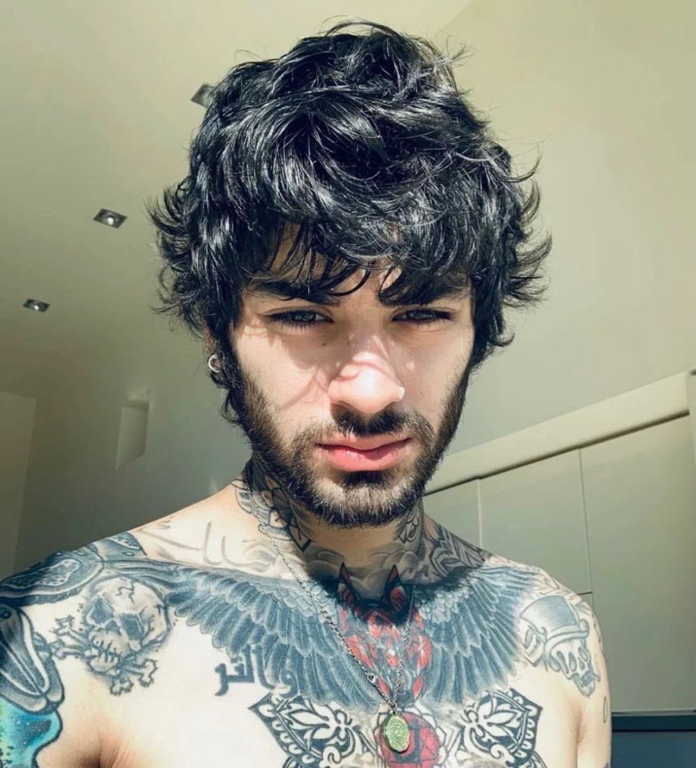 ZJMCRAVE's tweet photo. the way zayn ages like fine wine. https://t.co/YKQX7weXUB