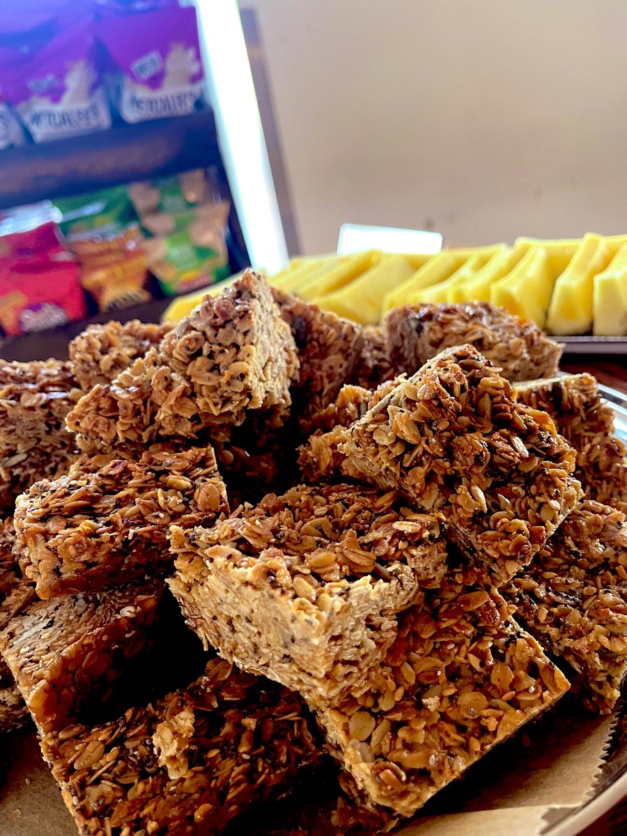 HoweHolroyd's tweet image. Freshly baked seeded flapjacks gluten free to kick start our tuck shop,along with red berry smoothies, great start to the new year .
@JohnLyonHarrow @MaryMar89923871 @Milen42931651 @melrahaman