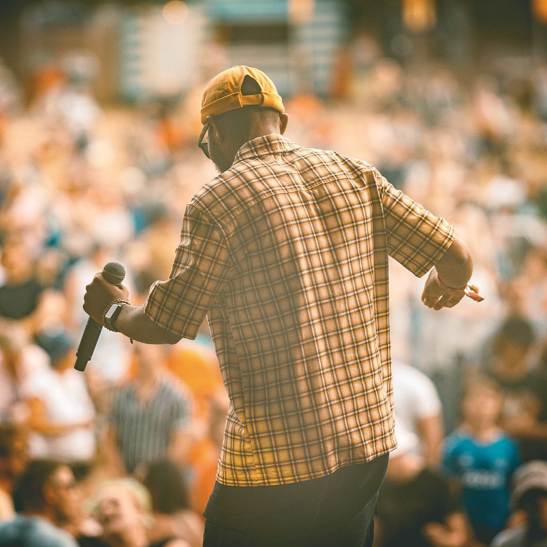 Blue skies are on our mind at the moment. We’re leaving Twitter this month for sunnier, healthier climes (greenbeltfestival.bsky.social). To celebrate, here are some memories of warmer, better times, when we all lived together for a few days in some beautiful fields.