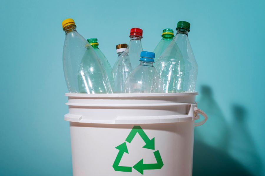 ParamountGlbl's tweet image. Curious if plastic packaging can align with your sustainability goals? Our latest blog post takes a closer look at recycled and recyclable plastic packaging, check it out: buff.ly/3WgFZbp 
#RecycledPlastic #PackagingSimplified