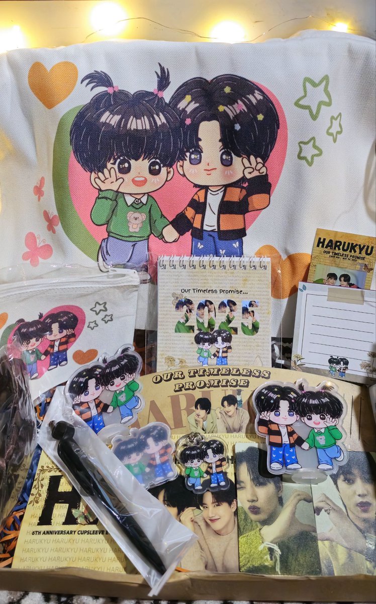 Ngaun lang ako nagkaroon time to open my harukyu and junkyu cse kit from last year...woah so pretty!!! 😍😍😍

thank you so much for these <a href="/especially4kyu/">ESPECIALLY FOR JUNKYU</a> <a href="/nabisbyulph/">NABISBYUL PH 🦋🌠🐨</a> 🫶🫶🫶

nakalimutan ko na naman may snacks pala 'to 😅