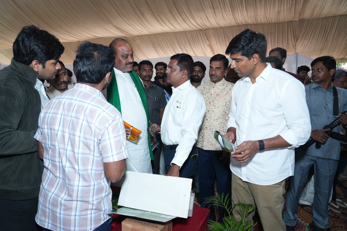 WKHGlobal's tweet photo. @nerlasudhakar represented our #ClimateSense (https://t.co/iQyNTxd2GS) and had the privilege of meeting Sri @katchannaidu Kinjarapu Atchannaidu, the Honorable Minister of Agriculture , Andhra Pradesh and @SriKrishnaLavu Krishna Lavu, Member of parliament, Sri Lavu Rathaiah, Chairman, Vignan's University and explained Climate Sense initiatives ,innovative solutions for sustainable farming, Soil health, modernizing agricultural practices.
Spoke about opportunities & challenges in the agricultural sector, enhancing productivity, mitigating climate change impacts, supporting smallholder farmers with technology intervention.
Minister's vision and commitment to empowering farmers and promoting sustainable agricultural growth is inspiring
#SustainableFarming #AgricultureInnovation #leadership #agritech #Soilhealth #smartfarming
@GRW1971 @phanikumarkarra @nerlanr @alik_hinckson #AlexMorgan