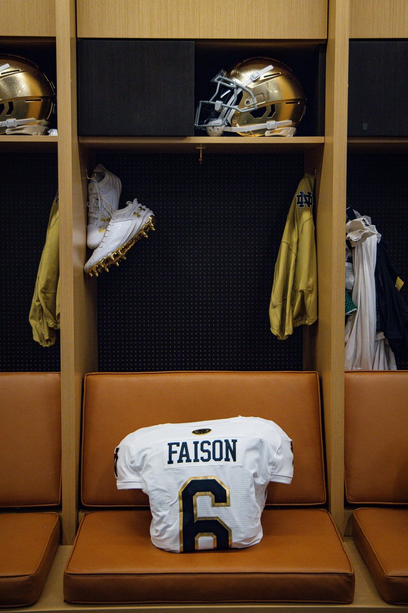 NDFootball's tweet image. Gearing up for the Orange Bowl 🍊☘️

#GoIrish