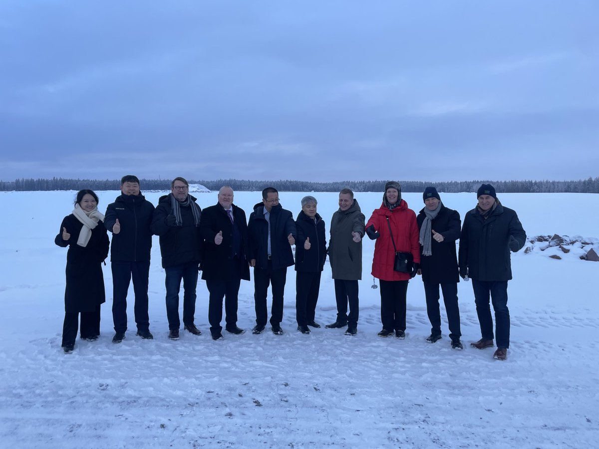 David Lindström (@d_j_lindstrom) on Twitter photo Tontti, yhtiö, ympäristölupa…ja positiivinen fiilis; akkuteollisuuden CAM-hankeessa maaliviiva lähestyy💪 <a href="/akkuteollisuus/">Akkuteollisuus</a> <a href="/Elinkeinoelama/">EK</a> <a href="/CursorOy/">Cursor Oy</a> <a href="/TEM_uutiset/">TEM</a> <a href="/UniLUT/">LUT University 🚀</a> Tontti, yhtiö, ympäristölupa…ja positiivinen fiilis; akkuteollisuuden CAM-hankeessa maaliviiva lähestyy💪 <a href="/akkuteollisuus/">Akkuteollisuus</a> <a href="/Elinkeinoelama/">EK</a> <a href="/CursorOy/">Cursor Oy</a> <a href="/TEM_uutiset/">TEM</a> <a href="/UniLUT/">LUT University 🚀</a>