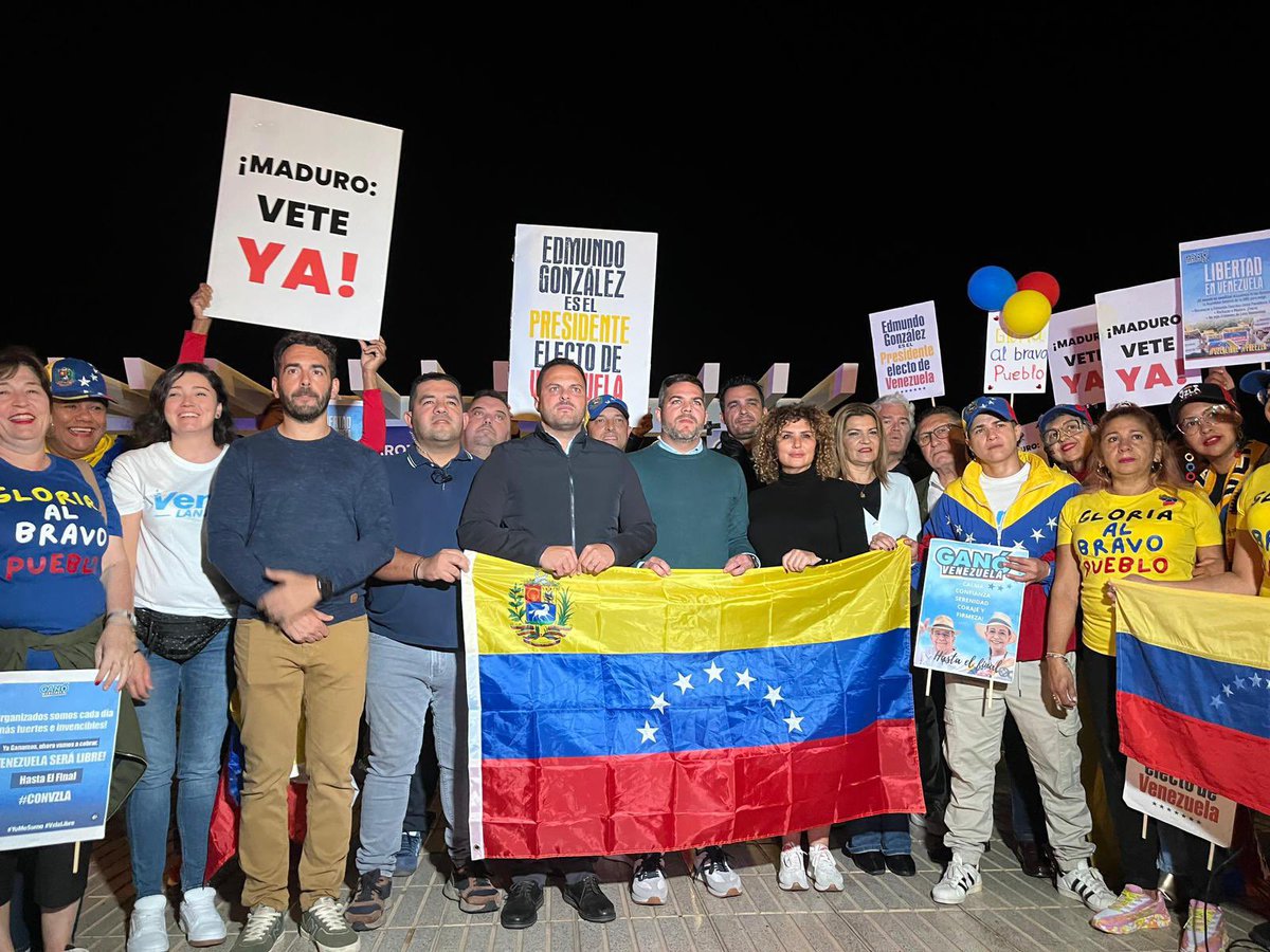 Canarias está con Venezuela.

Las imágenes hablan por sí solas. Estamos ante la caída del régimen de Maduro y de la esperada liberación de nuestros hermanos, del pueblo venezolano. 

Nuestra tierra está del lado de la democracia. Del lado de <a href="/EdmundoGU/">Edmundo González</a>. 

Todo mi apoyo está con