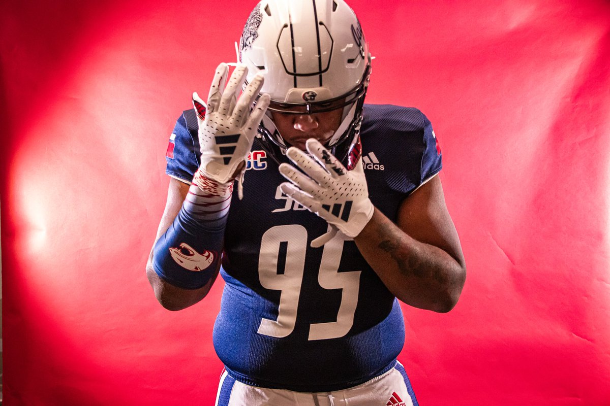 Had a great time at South Alabama Tuesday 🔴🔵 
<a href="/CoachApplewhite/">Major Applewhite</a> 

Home town hero ???????

#notcommited