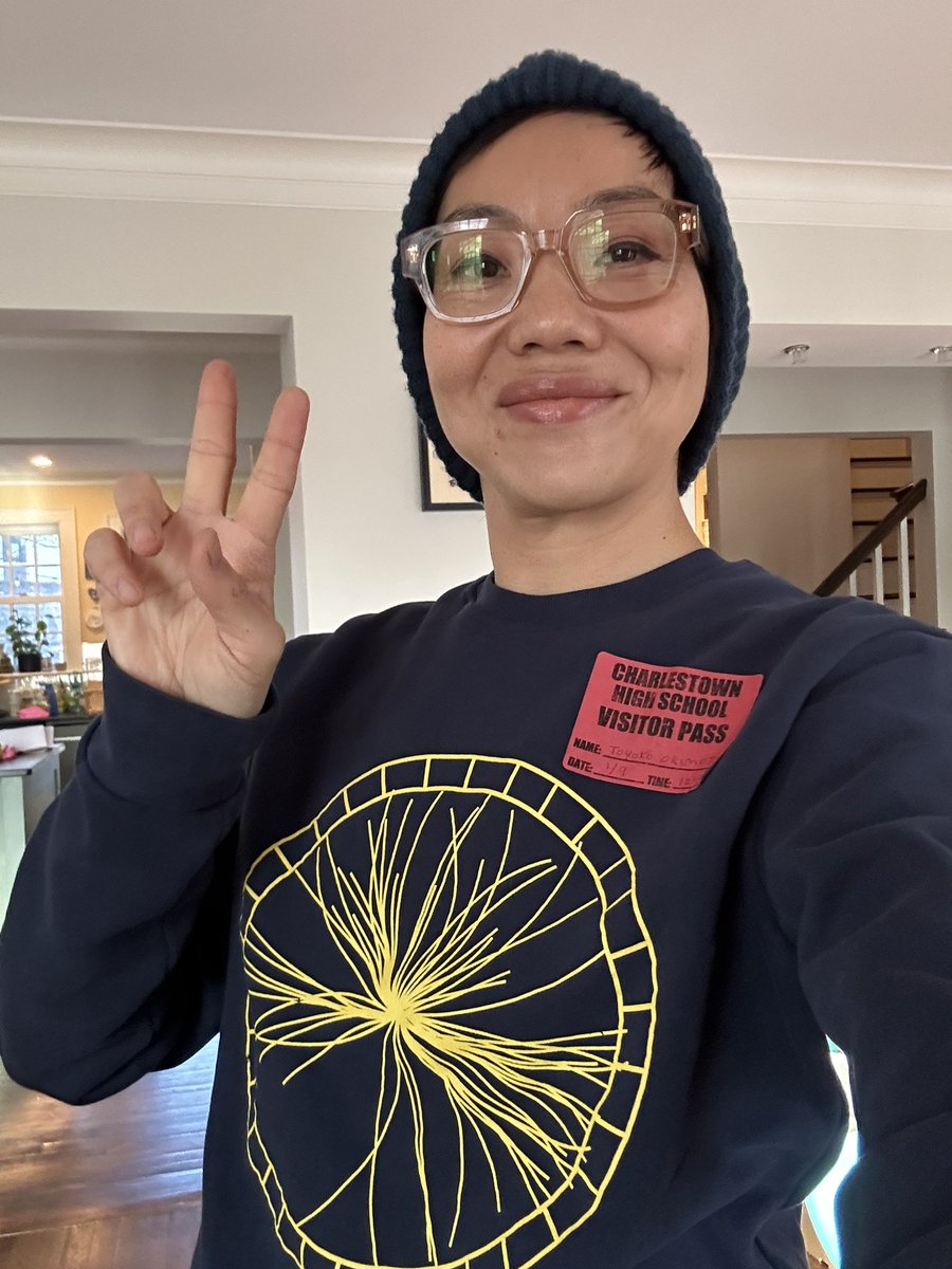 Participated in an outreach event at Charlestown High School and wore my CERN sweatshirt to REPRESENT🧑‍💻⚛️!