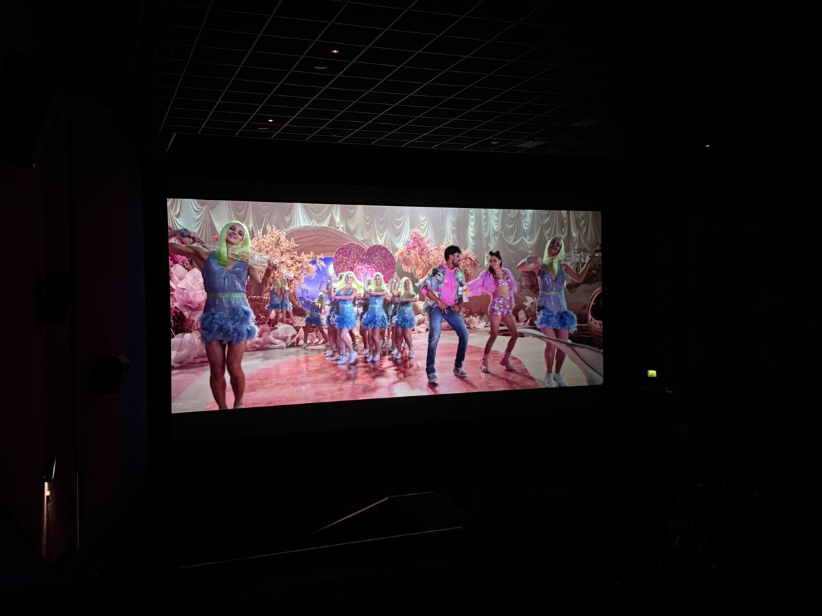 SanjeevMSU's tweet photo. @allu_rocky0666 Same feeling ; Shankar lost his magic. Too much loud music and noises. https://t.co/3fAnCriKaS