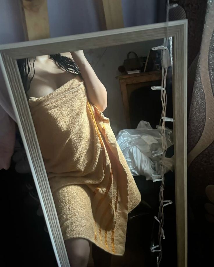 QuantumRealm8's tweet photo. Akka ila photo digi bf ki pampaboi thammudu ki pampithe 😲🥵🤤aa roju akka puku manta meda undalsinde
Evaraina akka ni chusara towel lo ? 
#sisterlove #incestmeme #incestmom #sisterincest #incest
#teluguhotmeme #teluguhot #tamilincest #desiincest #momson #incestfamily #sisterlove #brothersister #teluguactress #akka #hotmeme