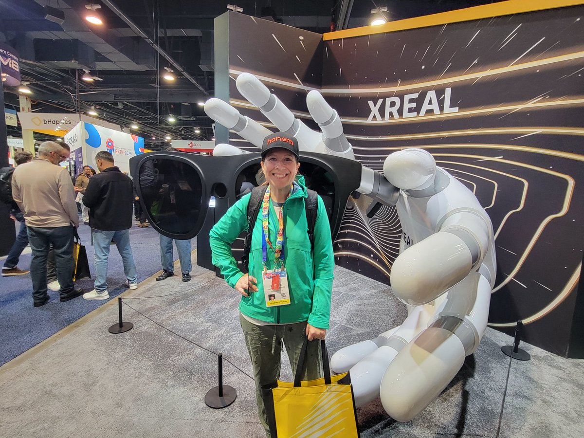 Stacies_Place's tweet photo. Possibly one of the cool kid club booths at CES?  I'm gonna say yes! These glasses are a product I'd love to use and travel with. 

@XREAL_Global  #ARforall #XREALCES2025 https://t.co/NBYA2zPejw