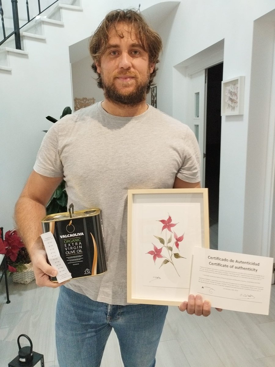 Entregamos el premio de la Rifa Parroquial del mes de diciembre, acuarela, lata de aceite y una chaqueta! 
Enhorabuena!!!!
Gracias a todos por participar cada mes en la #RifaParroquial a beneficio de la iglesia de #Yepes