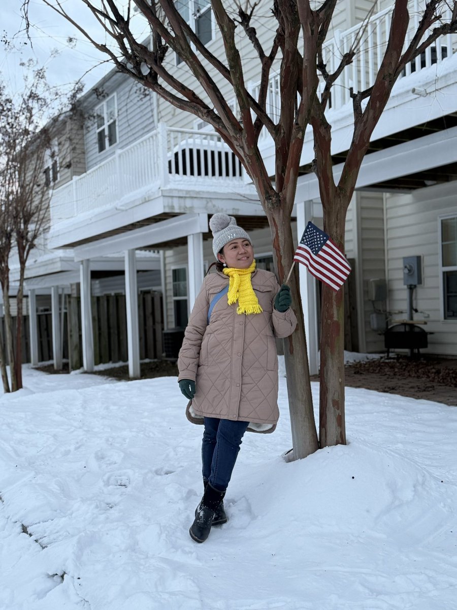 Cherry021819's tweet photo. Cozy vibes, warm hearts, and unforgettable winter moments with friends. https://t.co/p908ZNEtM3