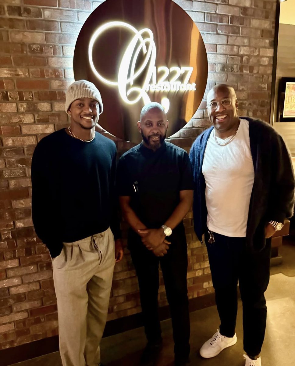 Can confirm De’Aaron and Recee Fox had dinner with Mike Brown and his family on Tuesday.

“The Foxs are regulars at Q1227 and we were delighted to host them along with Coach Mike Brown ￼and his family on Tuesday night January 7th. The evening was filled with love and laughter.”