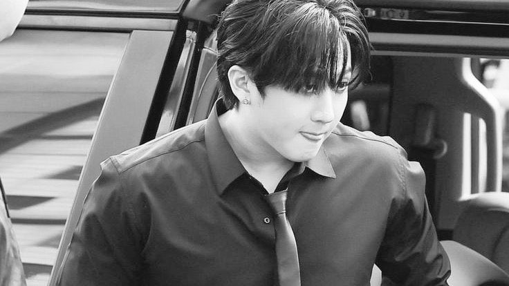 agustbiny's tweet photo. Initial C. - Changlix au!¡

Onde Felix é um famoso modelo que está sendo perseguido por um stalker, e com isso precisa de um segurança particular. Changbin só não contava que fosse se envolver tanto no caso. https://t.co/HOmOxqVcIx