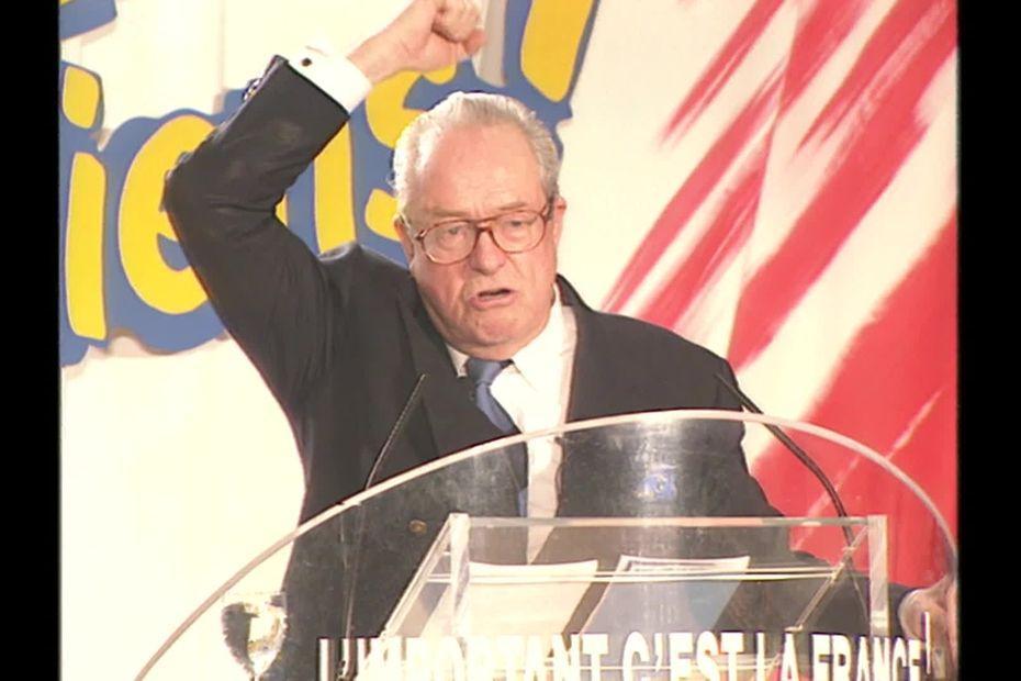 VIDÉO. Mort de Jean-Marie Le Pen : quand le leader frontiste se prenait pour César tuant Brutus ebx.sh/0BJqAT