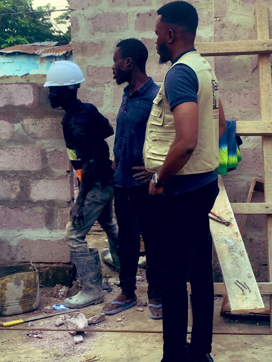 EricMukendi13's tweet photo. Un Architecte qui aime son travail se distingue sa passion et son engagement car il est souvent créatif, rigoureux et dévoué à chaque projet. 
#constructionworker ,#Achitecture ,#BTP. https://t.co/NkLTeepR3c