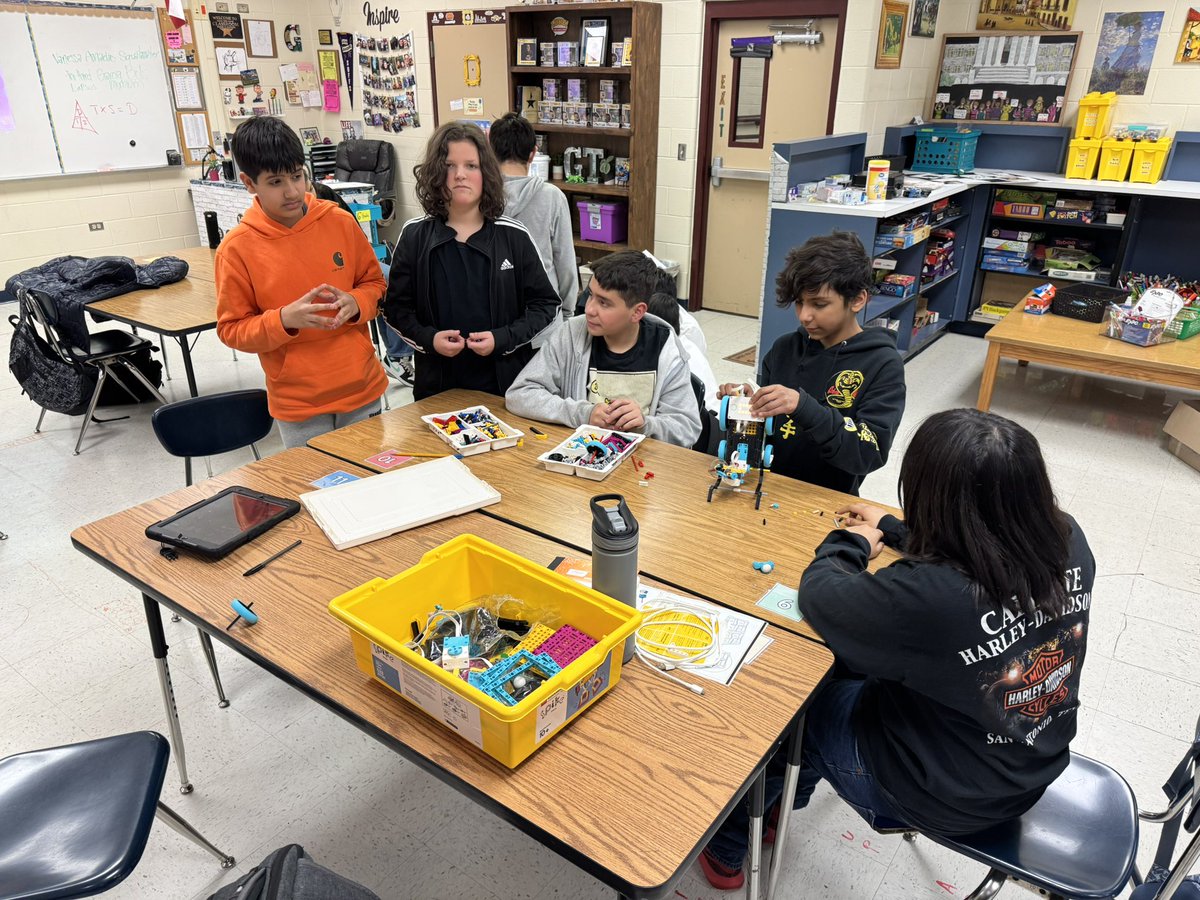 Ali Redgate (@mrs_redgate) on Twitter photo Great #teamwork during LEGO Robotics today! ๐ค๐๐ป <a href="/JordanNISD/">Jack C. Jordan MS</a> <a href="/msgmakeshistory/">Martha Gonzalez</a> #LearnersAtWork Great #teamwork during LEGO Robotics today! ๐ค๐๐ป <a href="/JordanNISD/">Jack C. Jordan MS</a> <a href="/msgmakeshistory/">Martha Gonzalez</a> #LearnersAtWork