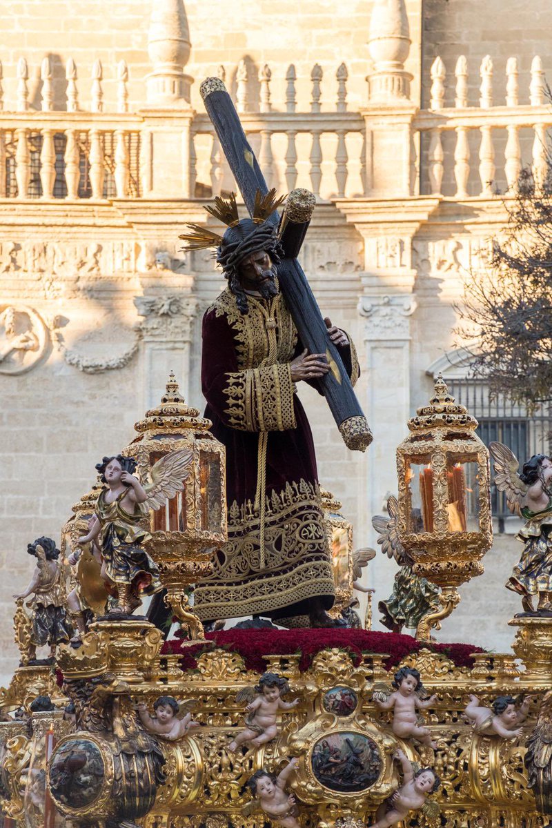 «Tú eres mi Hijo, el amado; en ti me complazco».

ES VIERNES DEL SEÑOR

#viernesdelSeñor
