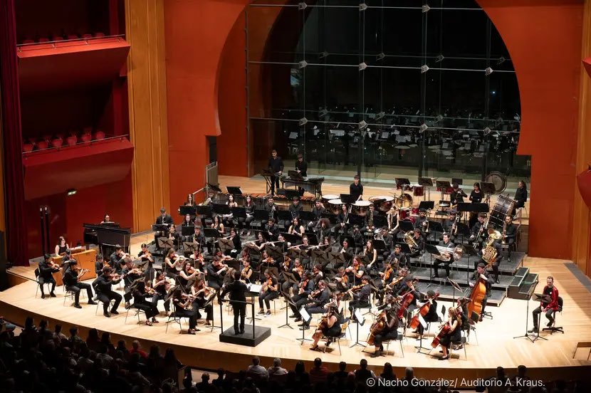 INEGALE1's tweet photo. Gran noche la vivida ayer en el @AuditorioAKraus con la INEGALE JOVEN ORQUESTA. Una vez más nos vuelven a sorprender con su magia en el escenario.
La Asociación Cultural Educativa Inegale les desea Feliz Año Nuevo!!!
@GranCanariaJven @LpaCultura  @INEGALE1 https://t.co/xhwtzDcS3g