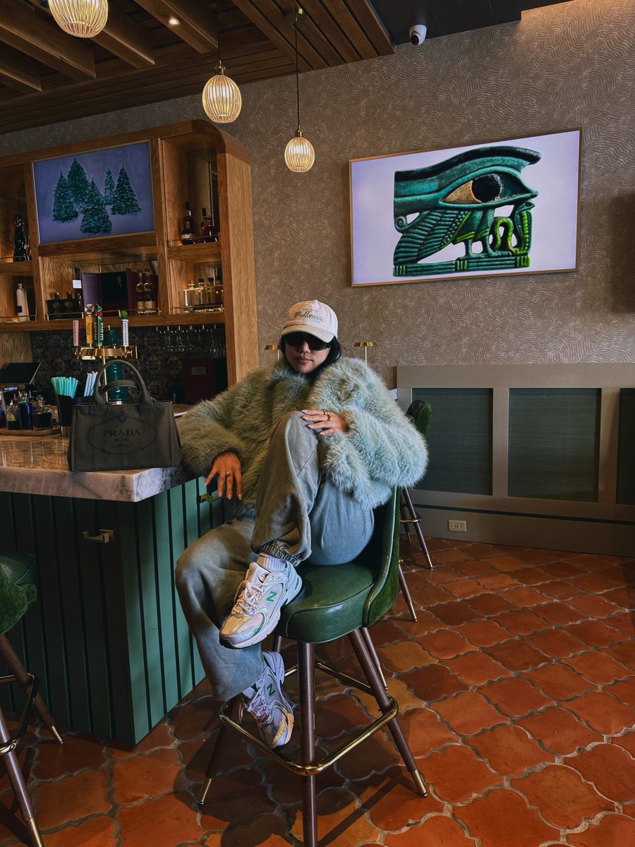 _ViBabe's tweet image. The fit vs the details 💚