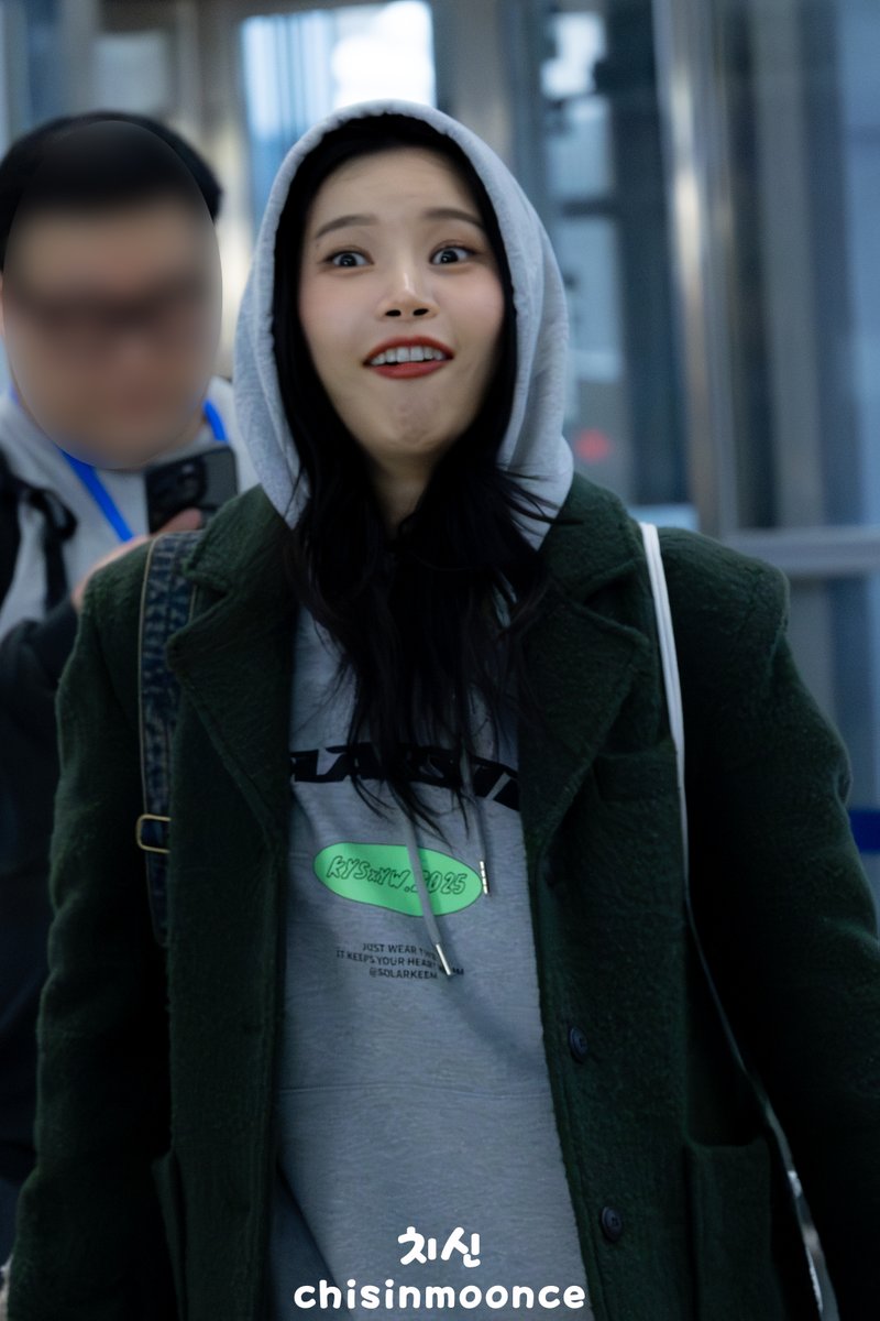 250105 솔라 SHA 출국
#mamamoo #solar #mamamoosolar #kimyongsun #媽媽木 #頌樂 #金容仙 #마마무 #김용선 #솔라