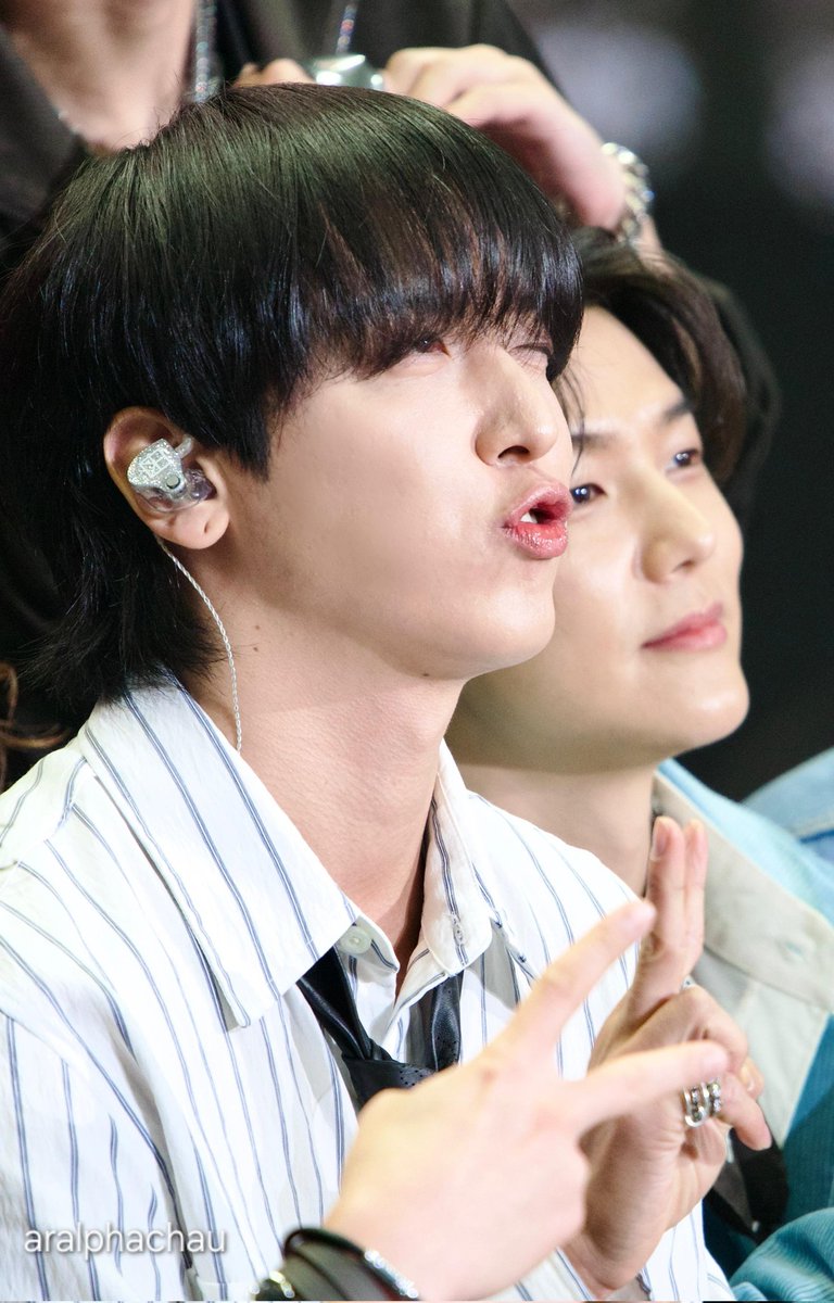 선물을 받았다😍😍
Photo by <a href="/relaxhere/">aralphachau</a>

#정용화 #JUNGYONGHWA