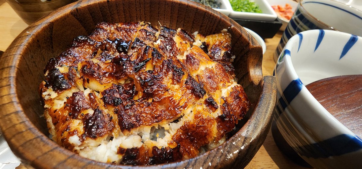 히츠마부시 #역삼 #양산도 가격 25000원.
해목 생각하면 가격은 혜자.
당연히 퀄리티의차이는 있겠지만 점심으로도 먹을수있음.
ひつまぶし定食25000ウォン
他の店よりは安いので昼御飯で食べれるかも