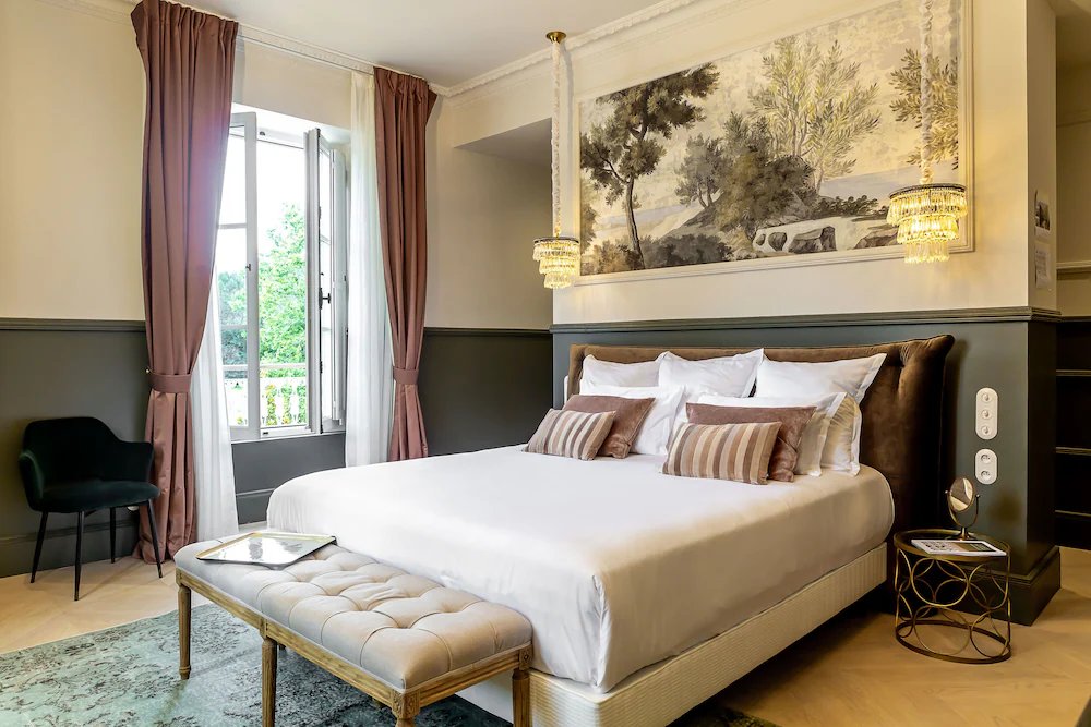 travalacom's tweet photo. Degens, this one’s for you! 🏰🐸

You can book a night at Château Léognan — yes, an actual castle — using meme coins! 🐶

Only on Travala 🙀 Ape into luxury!

📍 Location: 88 Chem. du Barp, Léognan, France
✨ Rating: 9.6 Exceptional (obviously)
🫰 Price: From $250 per room https://t.co/1UvCeJyStp