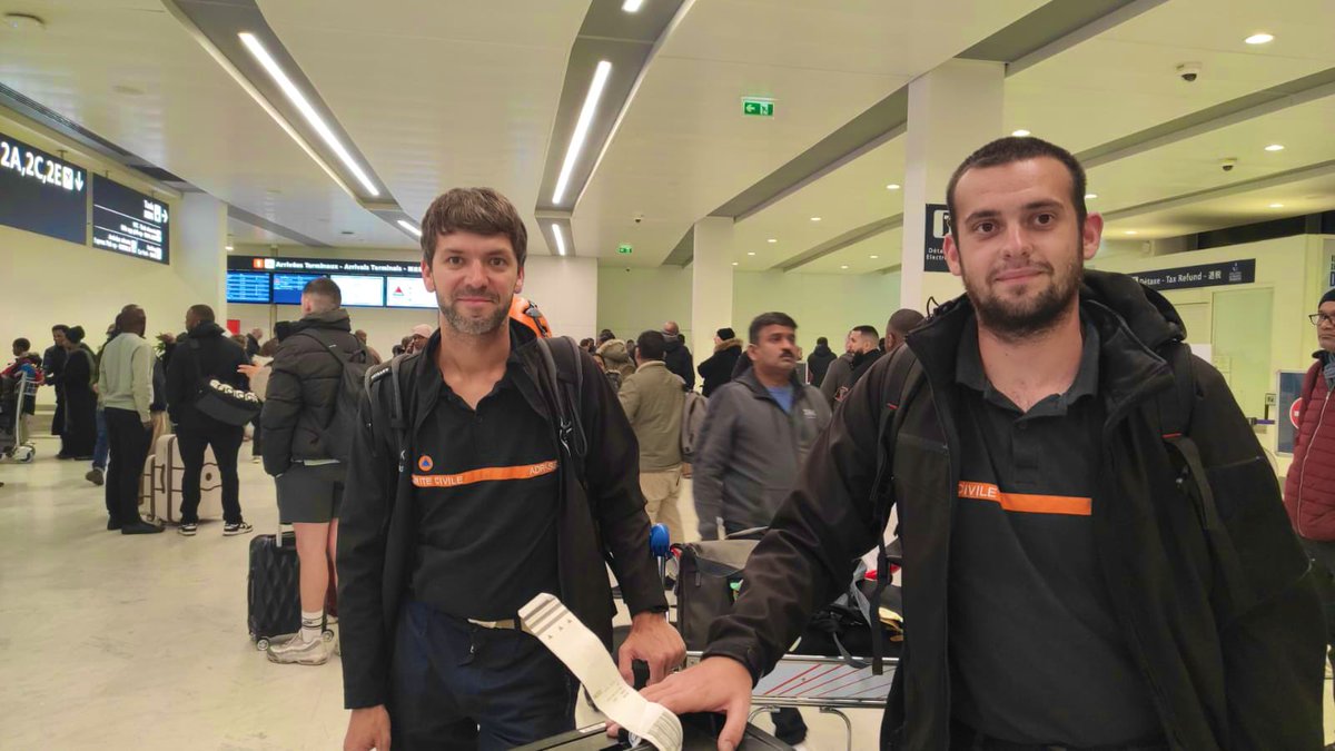 ✈️ Retour de Nicolas et Enzo, après 3 semaines de mission à Mayotte aux côtés de la <a href="/ProtecCivilefr/">Protection Civile</a> pour sécuriser les #transmissions.
👏 Félicitations pour votre engagement dans le dispositif <a href="/SecCivileFrance/">Sécurité Civile</a> en soutien à la population Mahoraise