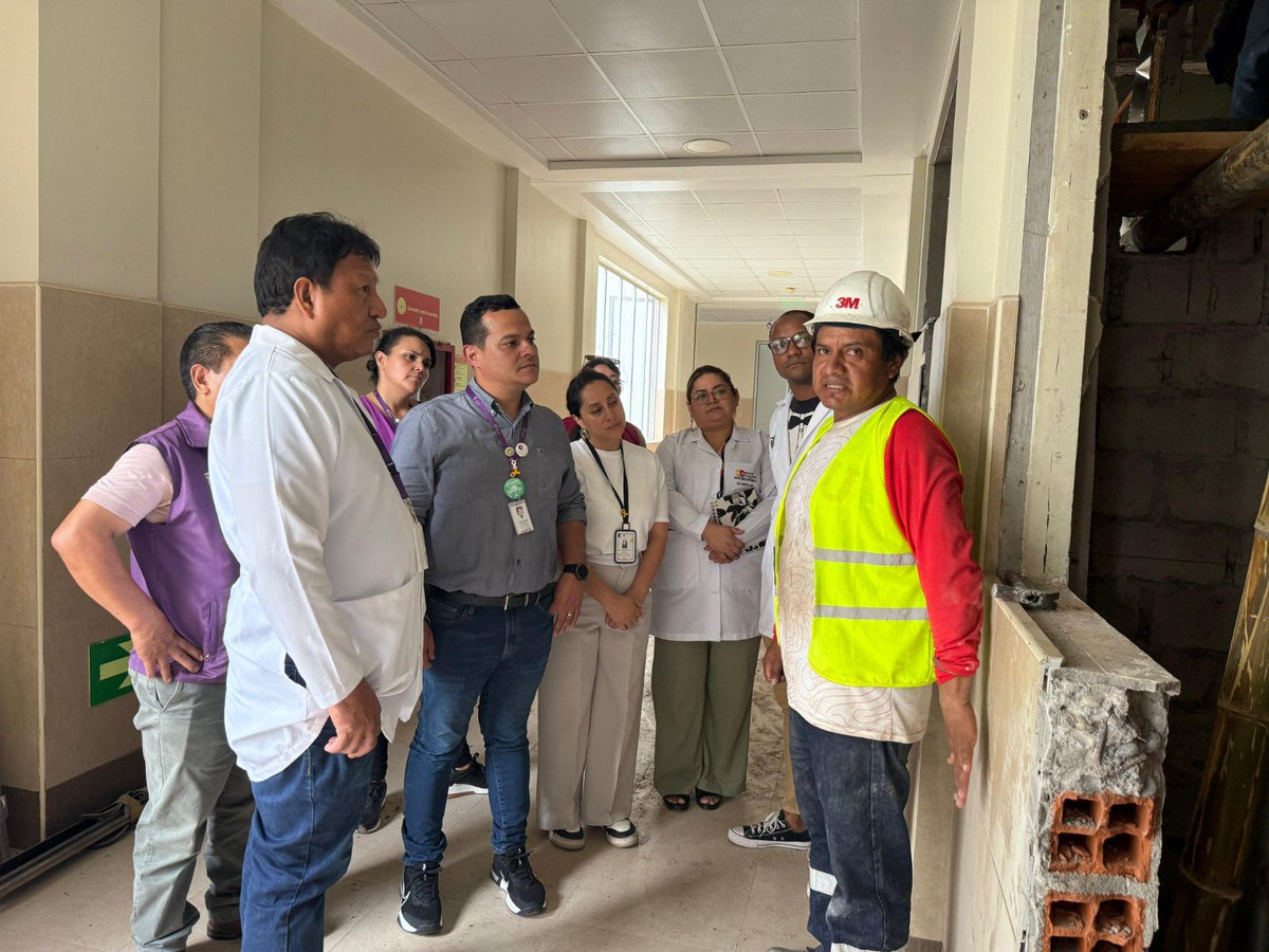 Salud_Ec's tweet photo. #Sucumbíos │ ¡Buenas noticias para los usuarios del Hospital Marco Vinicio Iza! 
Hoy, nuestro equipo de @Salud_Ec supervisó los avances de la construcción de la farmacia institucional. Con una inversión de USD 425.000. https://t.co/EkznFESOS7