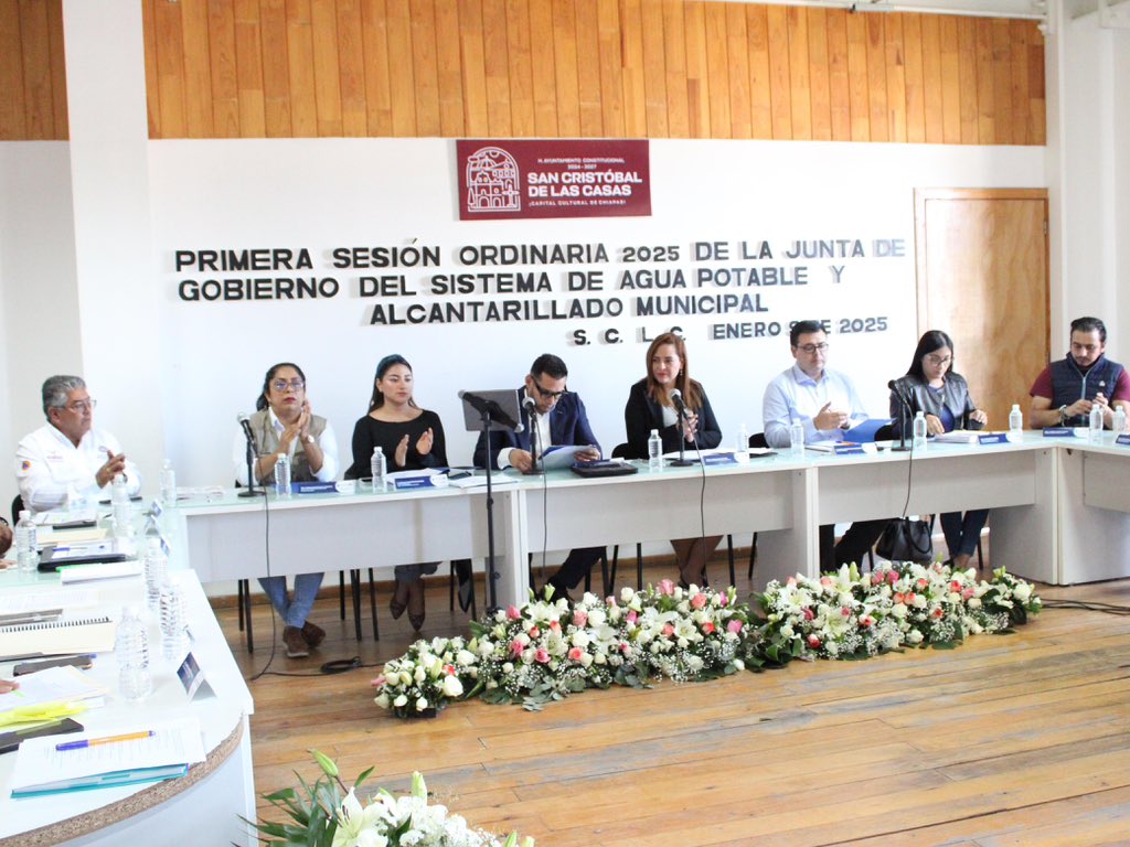 CEASCHIAPAS's tweet photo. La Directora del @INESA, Karina Montesinos Cárdenas, participó en la 1ª Sesión Ordinaria 2025 del SAPAM en San Cristóbal de las Casas, revisando avances en acceso a agua potable y gestión financiera. Seguimos trabajando por mejorar los servicios de agua. #AguaParaTodos #INESA https://t.co/N9xCwTNSaL