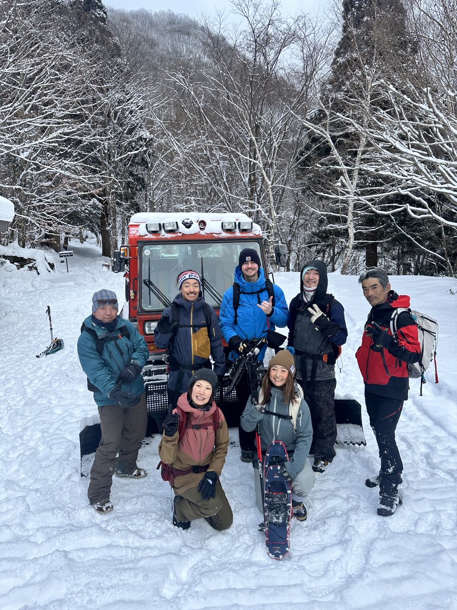 世界に日本の山の情報を発信するyamatripsさんにお越しいただきました！
We have visited yamatrips, who sends information about Japan's mountains to the world!

#米子大瀑布　#根子岳山荘　#nagano
#氷瀑