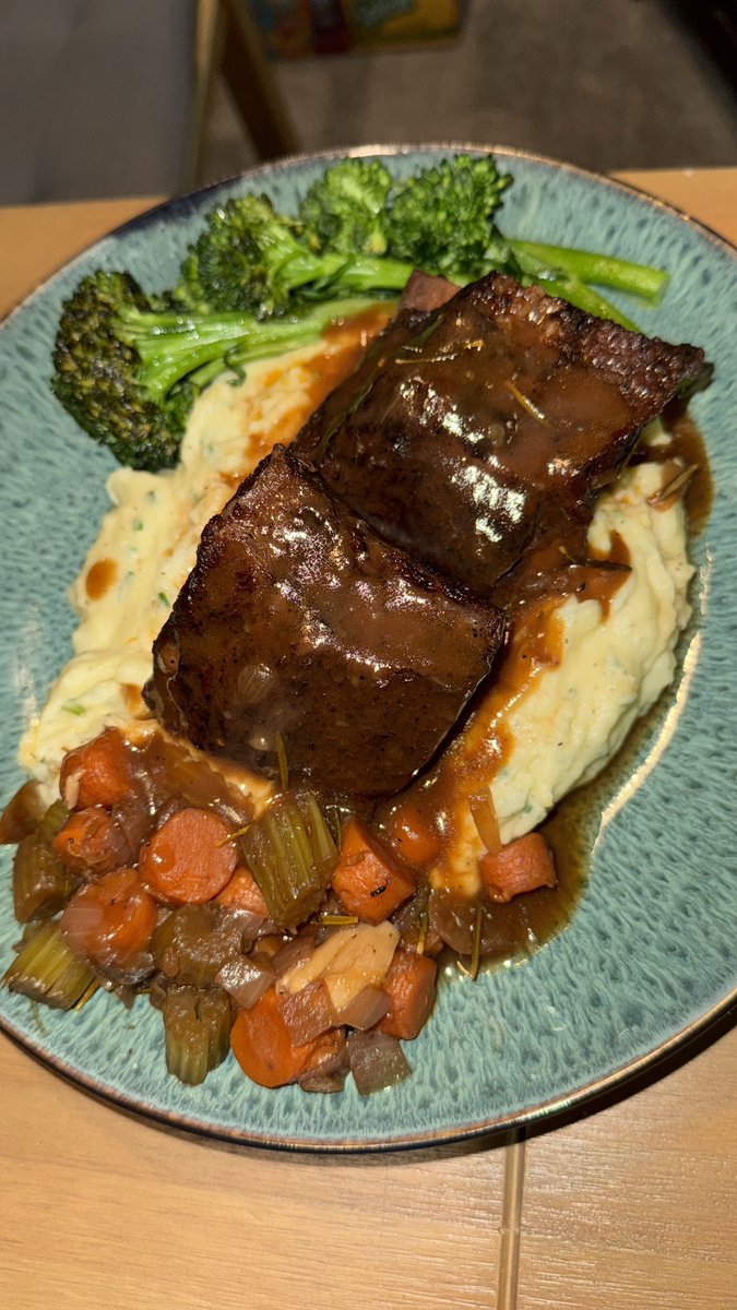donquillion's tweet photo. Red Wine Braised Short Ribs 🍷 https://t.co/ZedZh5KRHi
